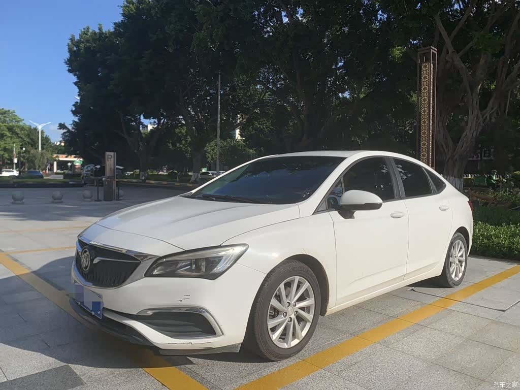 Buick Verano, 2018 1