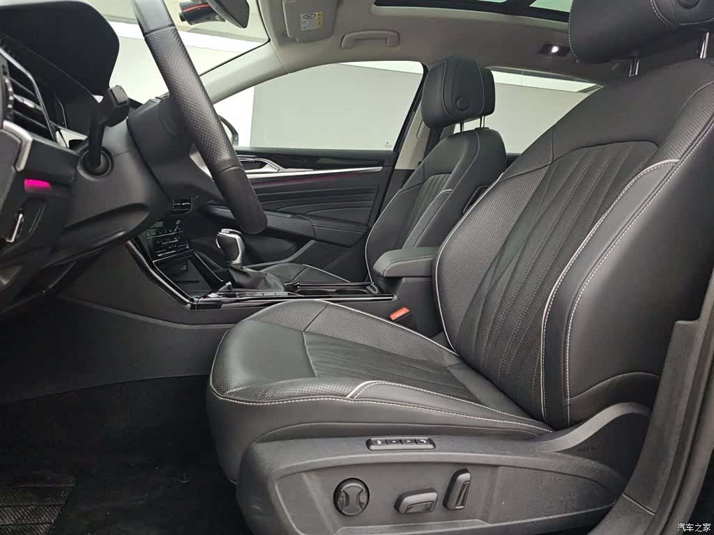 Volkswagen Passat, 2022 9