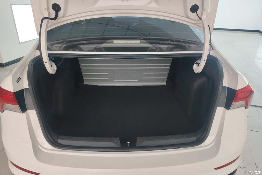Skoda Rapid, 2021 4