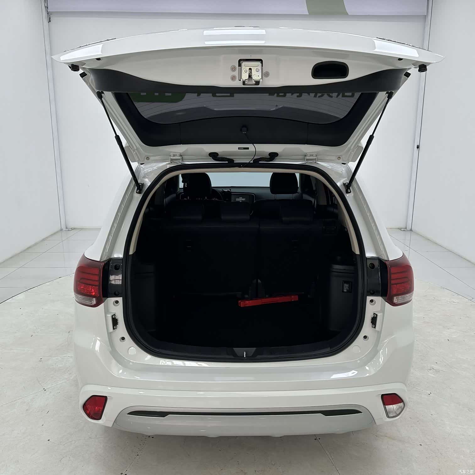 Mitsubishi Outlander, 2022 16