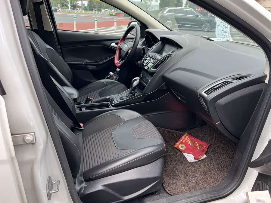 Ford Focus 2018, фото 11