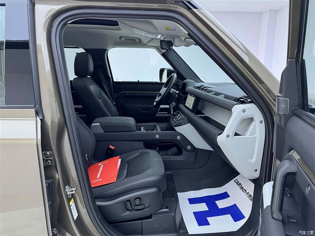 Land Rover Defender, 2020 18