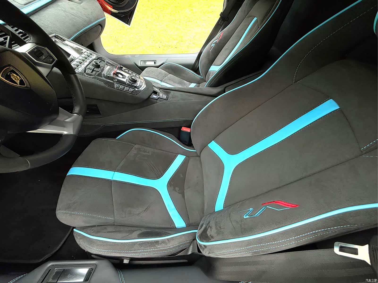 Lamborghini Aventador, 2012 10