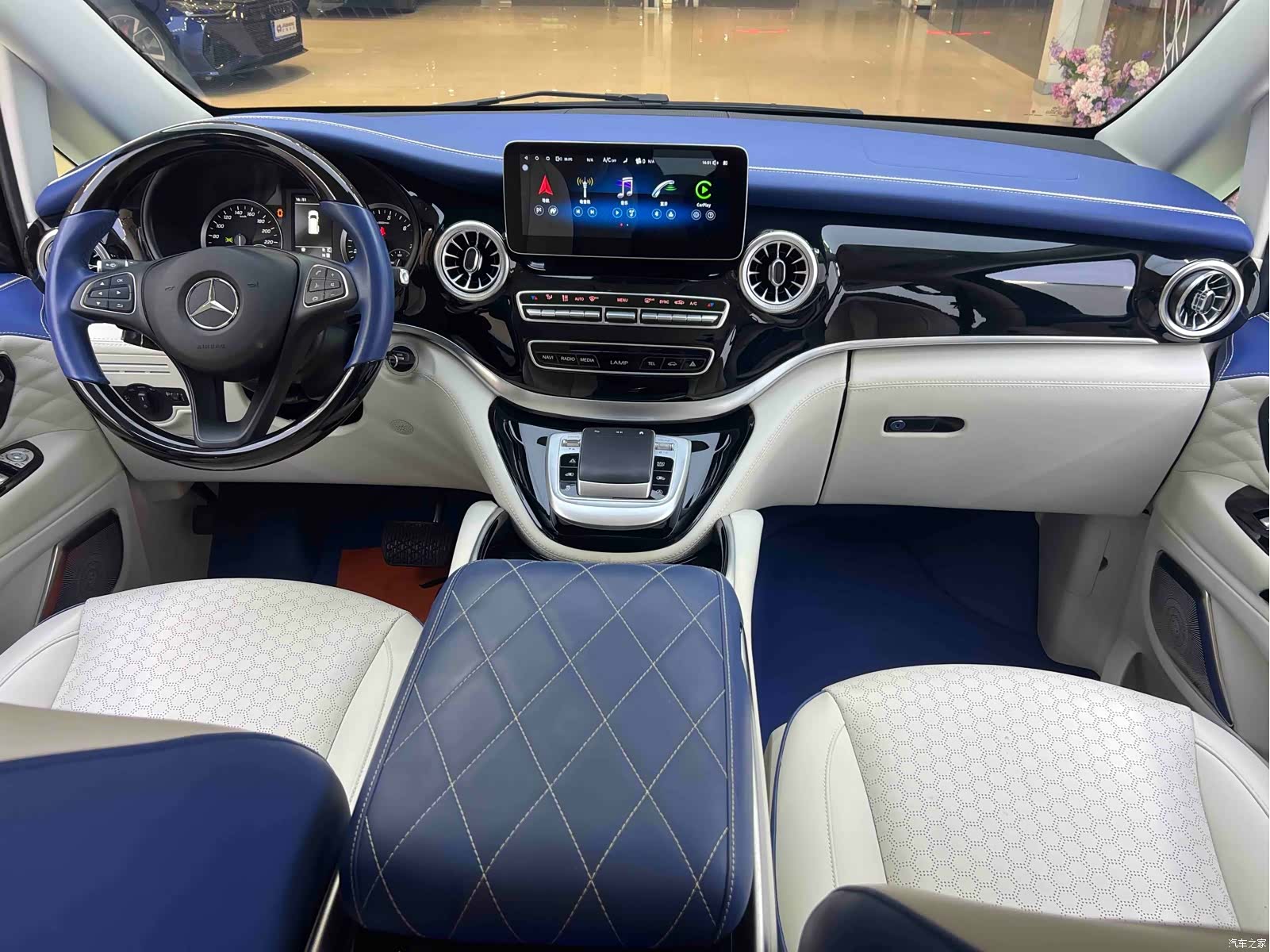 Mercedes-Benz 7, 2024 20