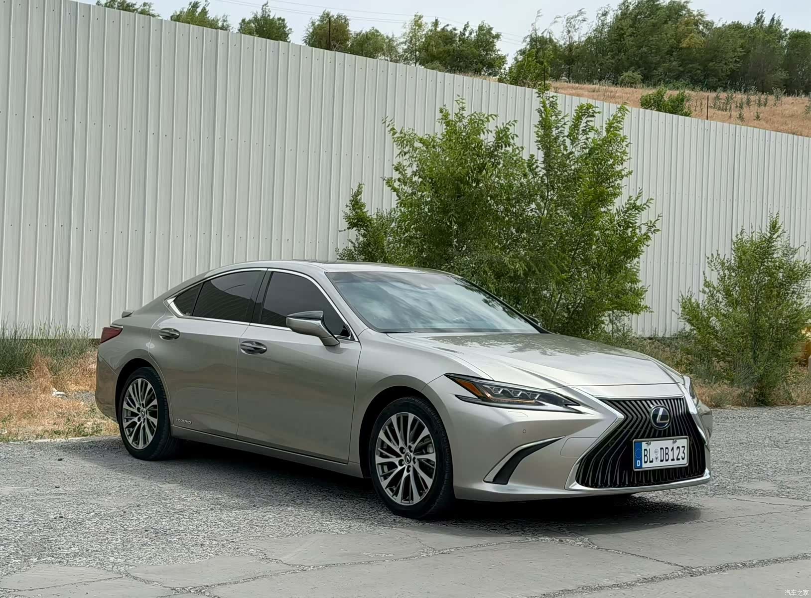 Lexus ES, 2019 3