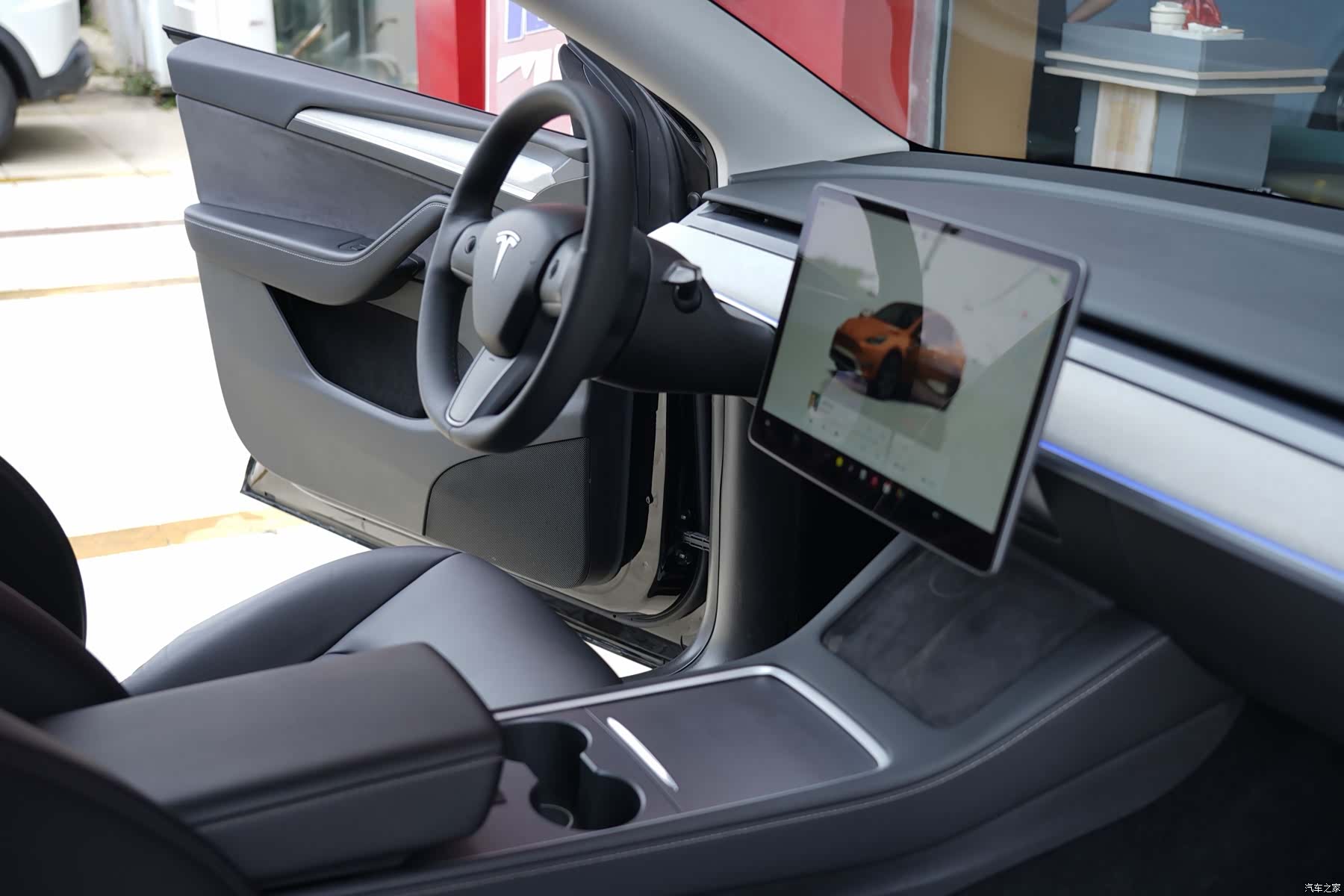 Tesla Model Y, 2024 14