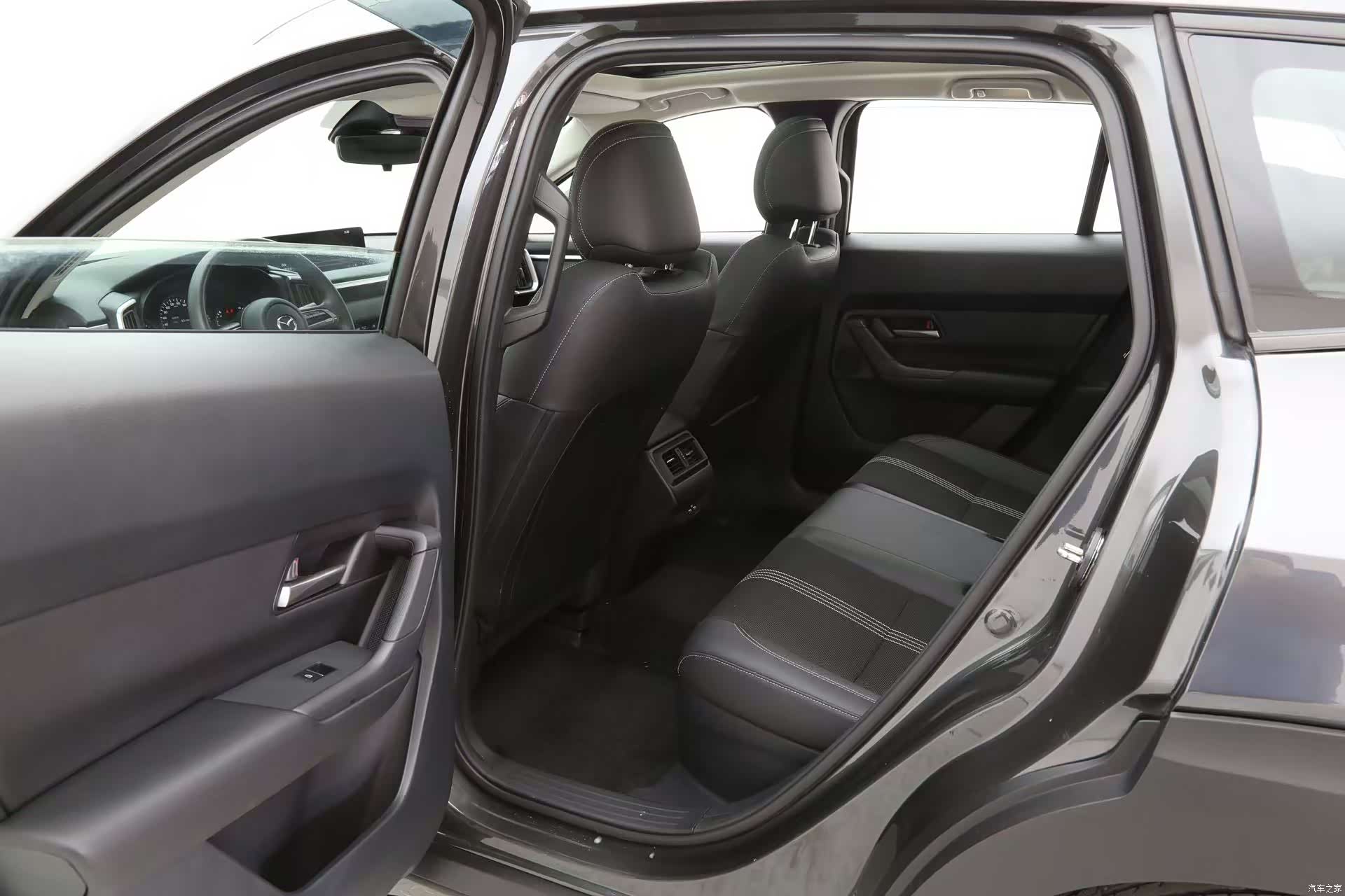 Mazda CX-50, 2023 21
