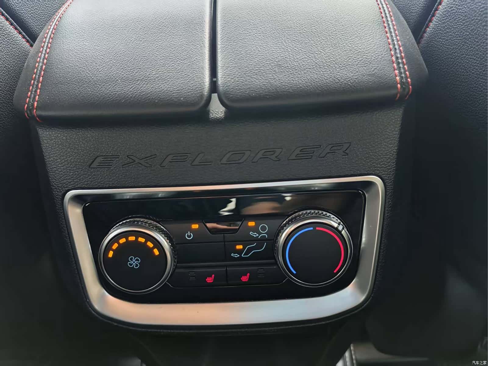 Ford Explorer, 2022 13