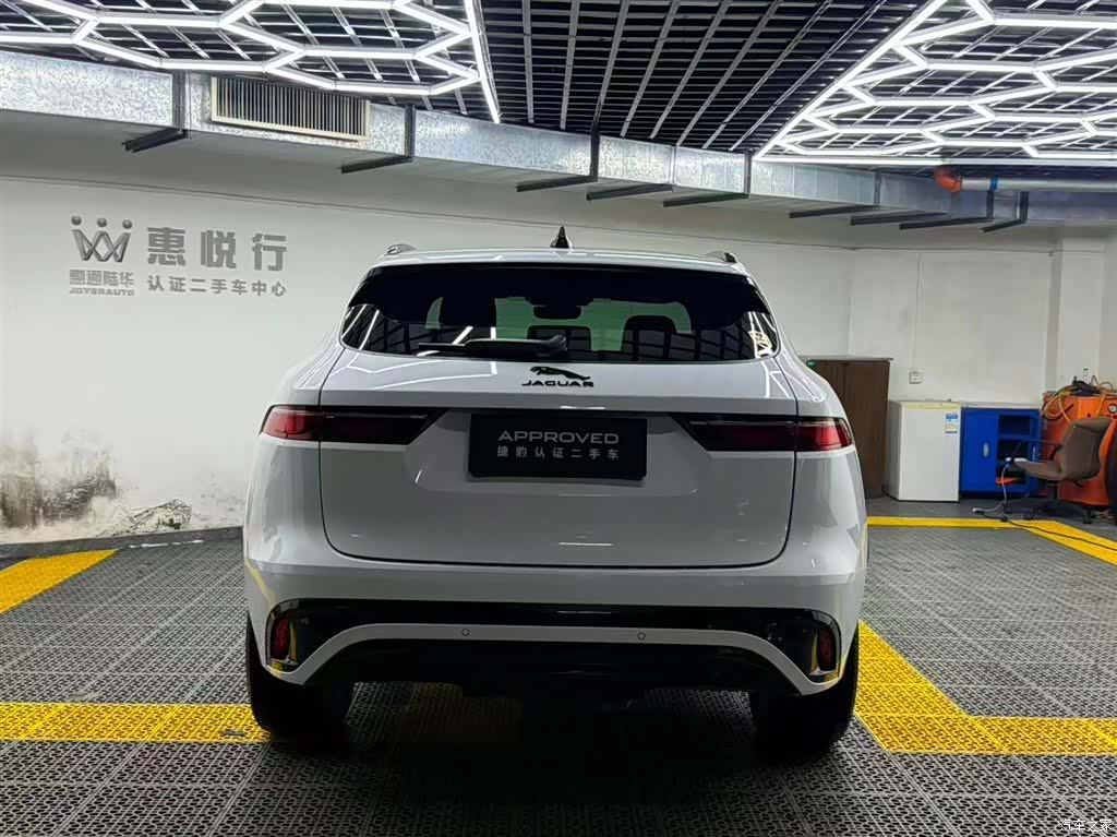 Jaguar F-PACE, 2023 4