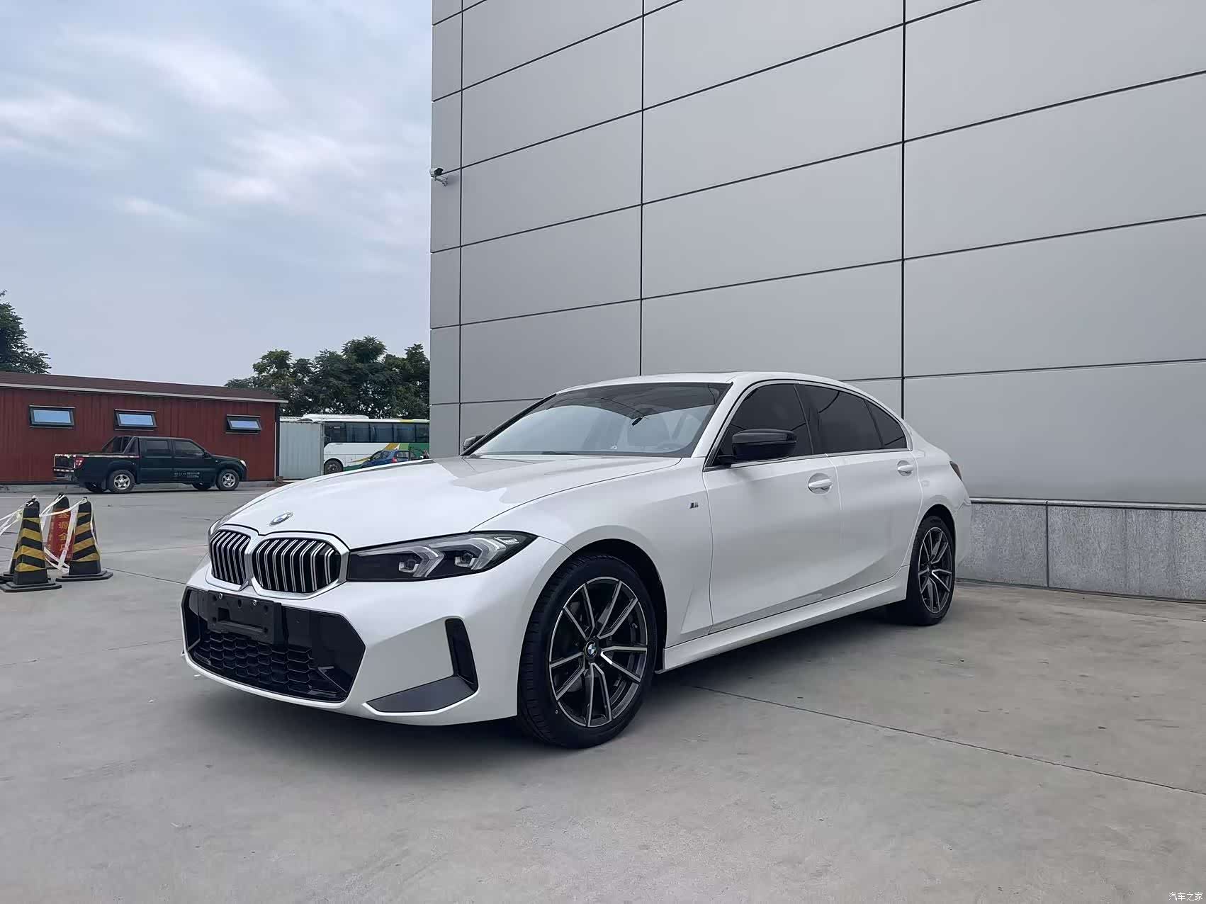 BMW 3 Series, 2023 1