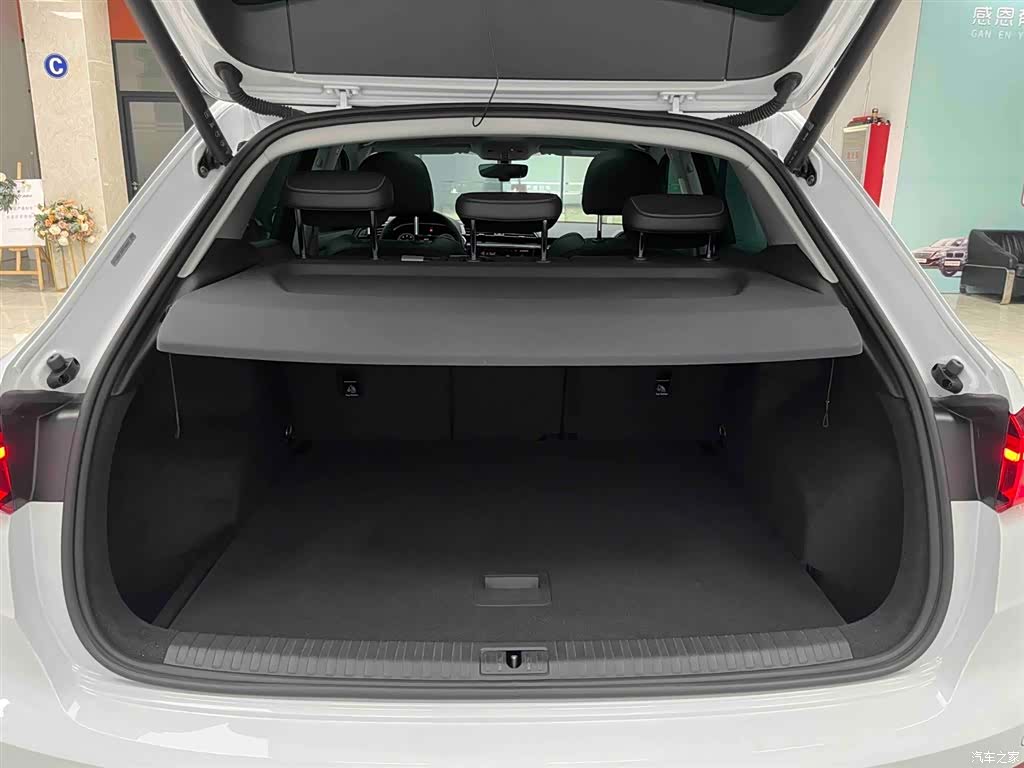 Audi Q3, 2023 17