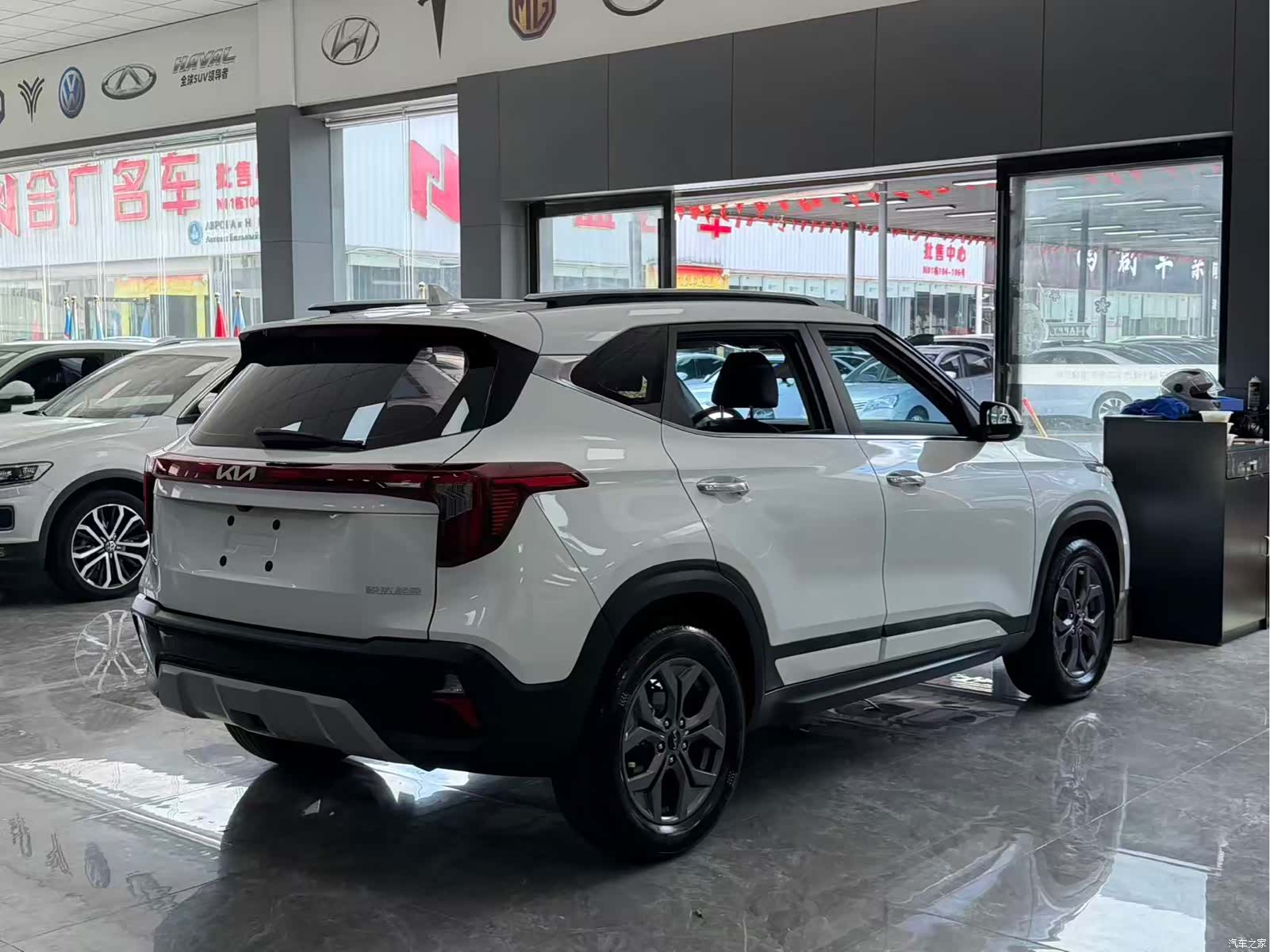 Kia Seltos, 2023 4