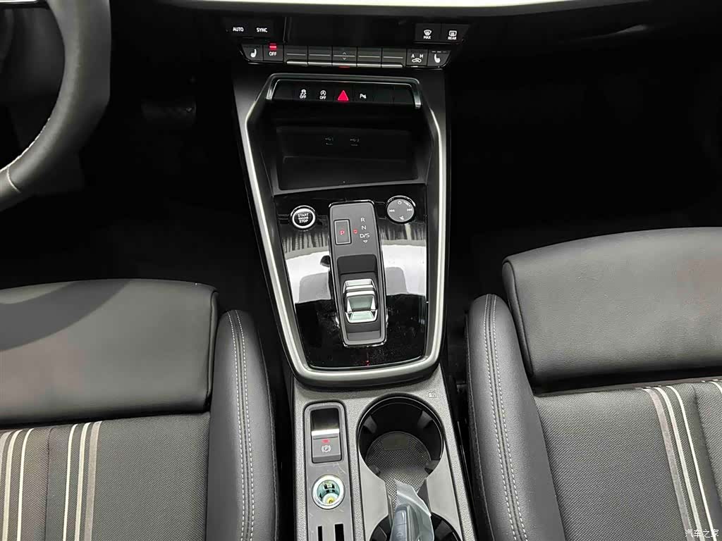 Audi A3, 2023 все фото