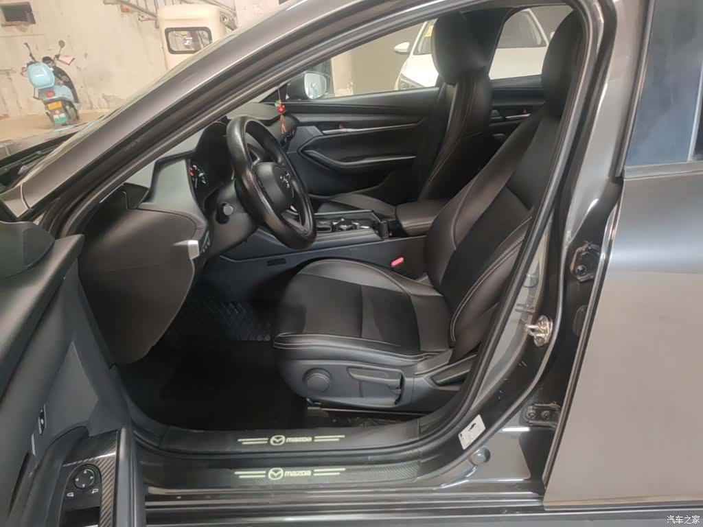 Mazda Mazda3, 2021 15