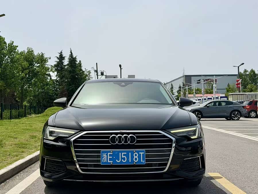 Audi A6L 2020, фото 2
