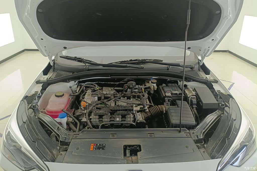 Roewe i5, 2025 10