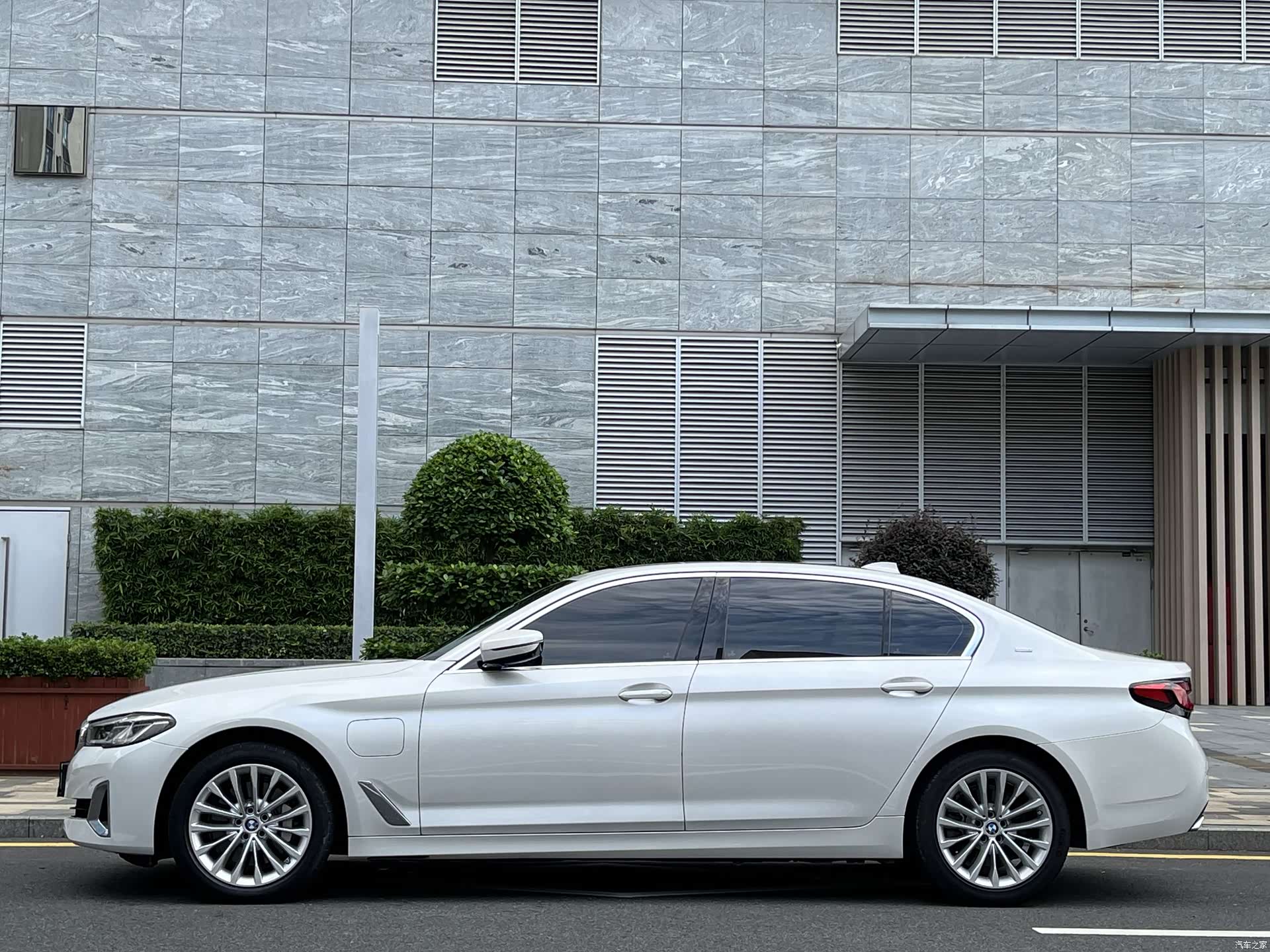 BMW 5 Series, 2021 3