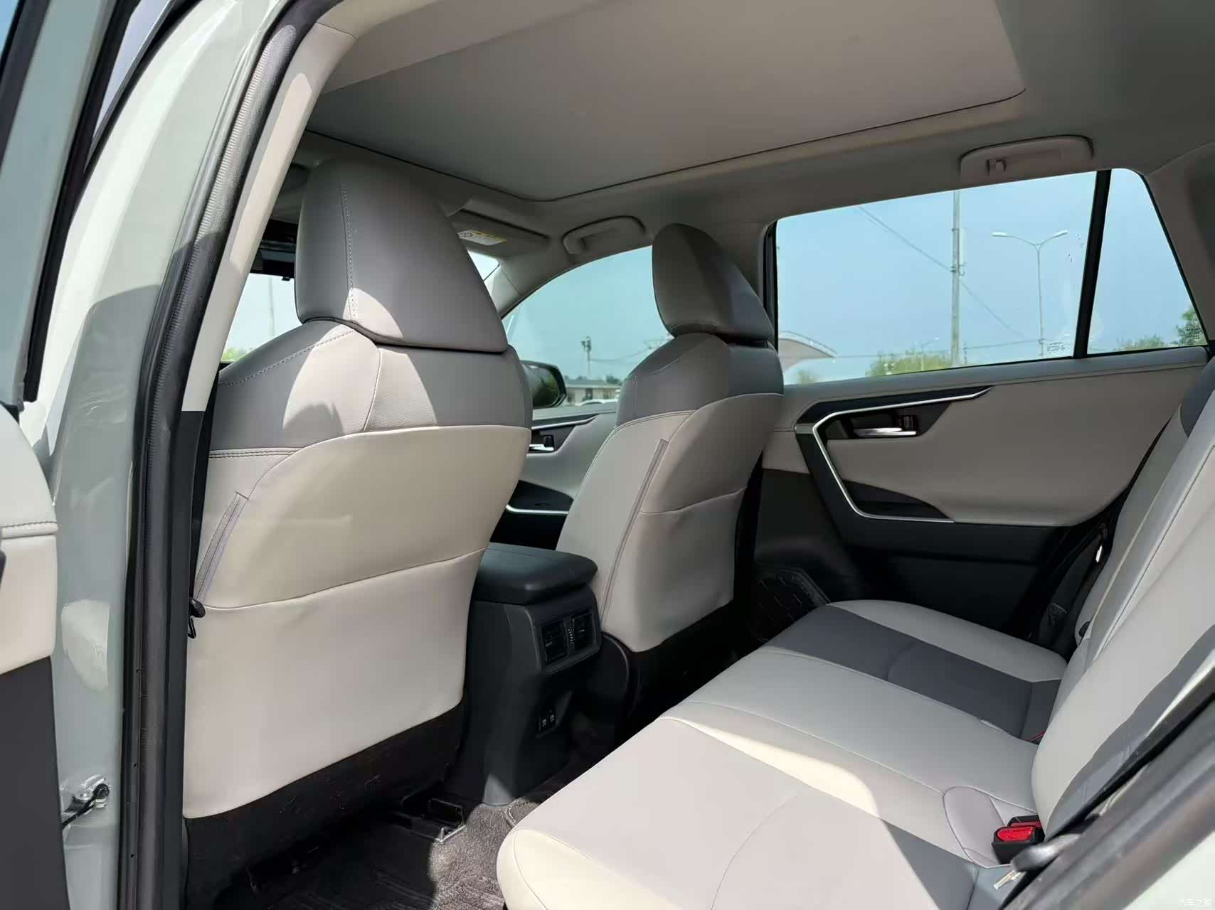 Toyota RAV4, 2019 9