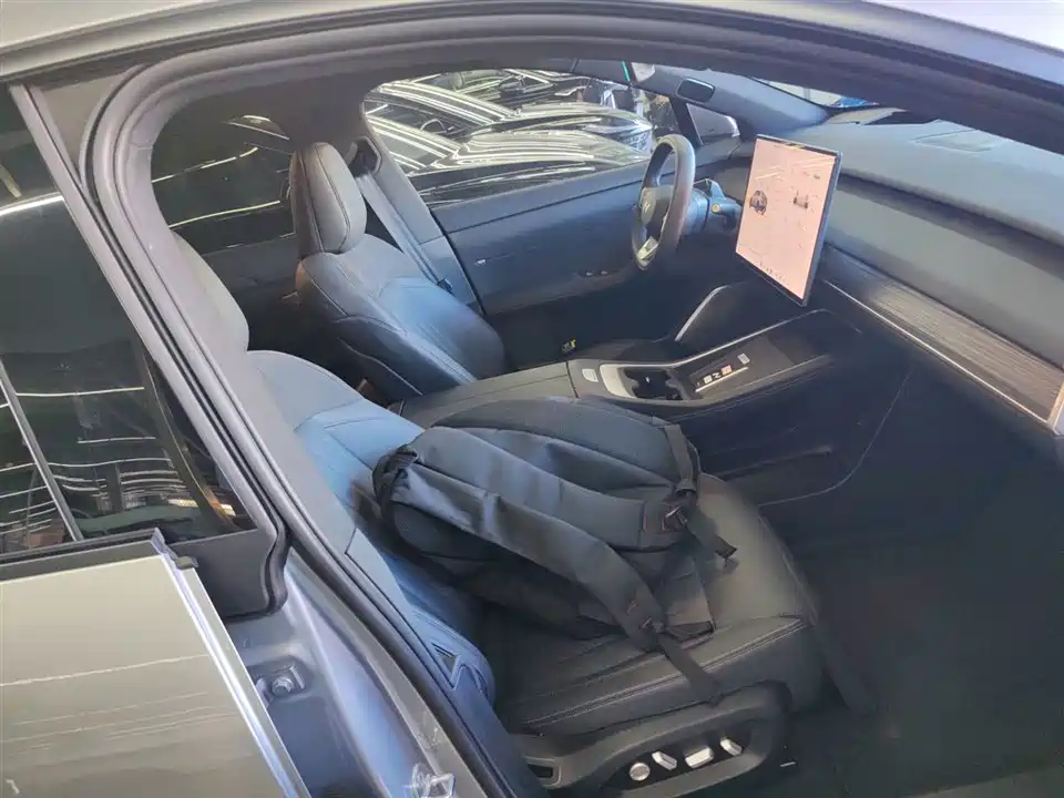 NIO L60 NIO L60