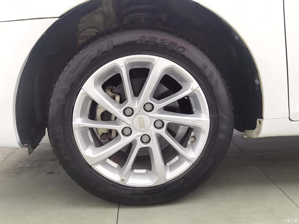Geely Emgrand, 2021 17