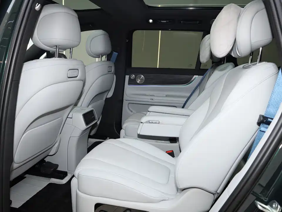 AITO Ask the world M9