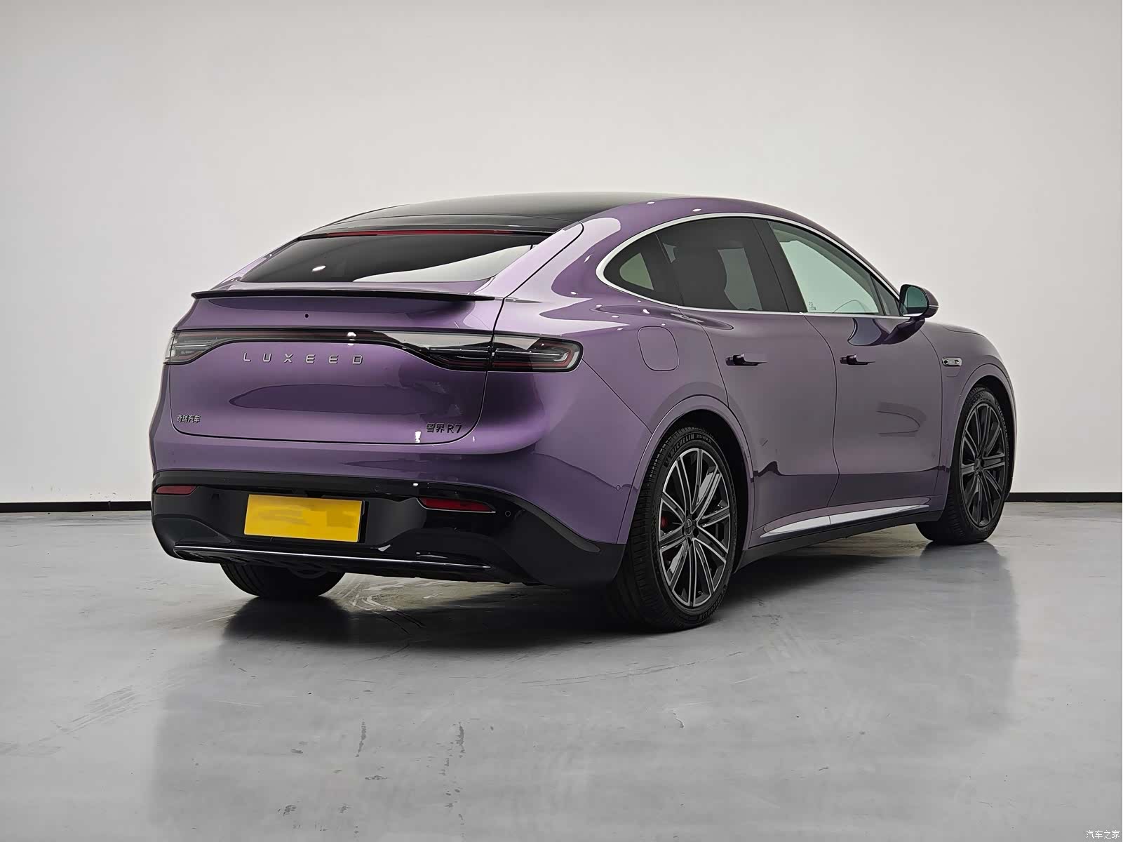 Luxeed R7, 2025 4