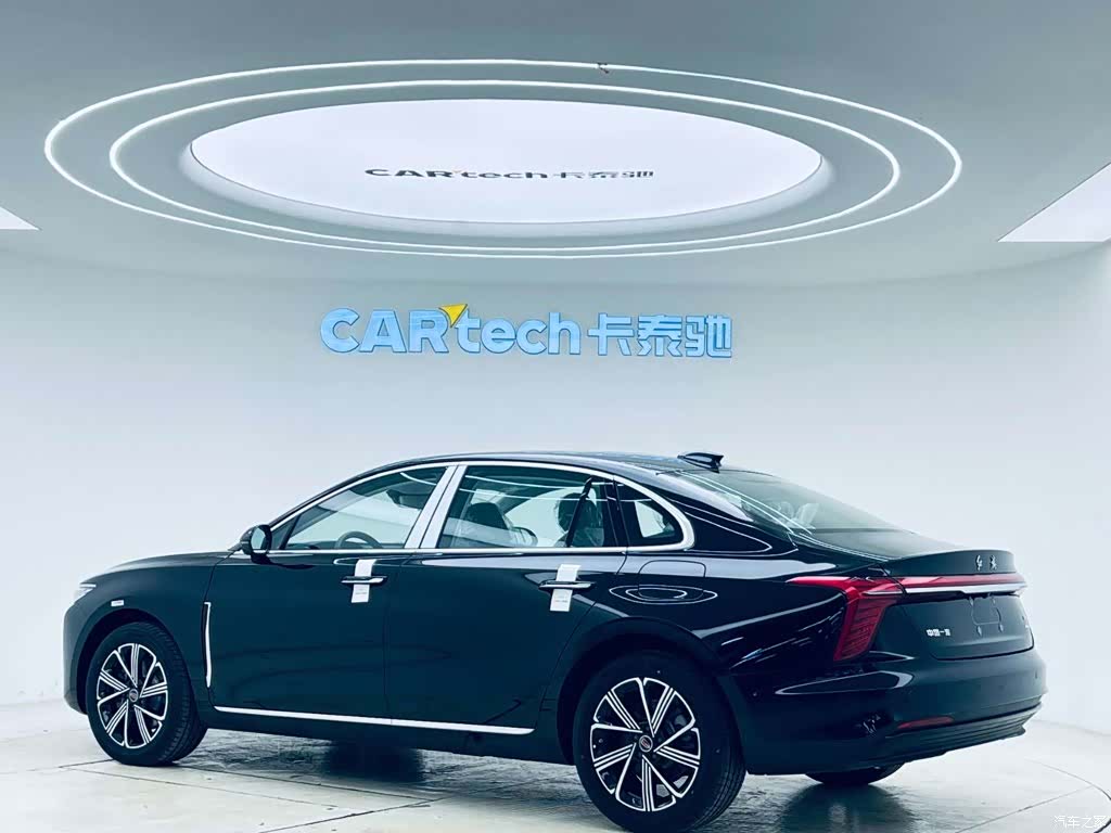 Hongqi H5, 2025 7
