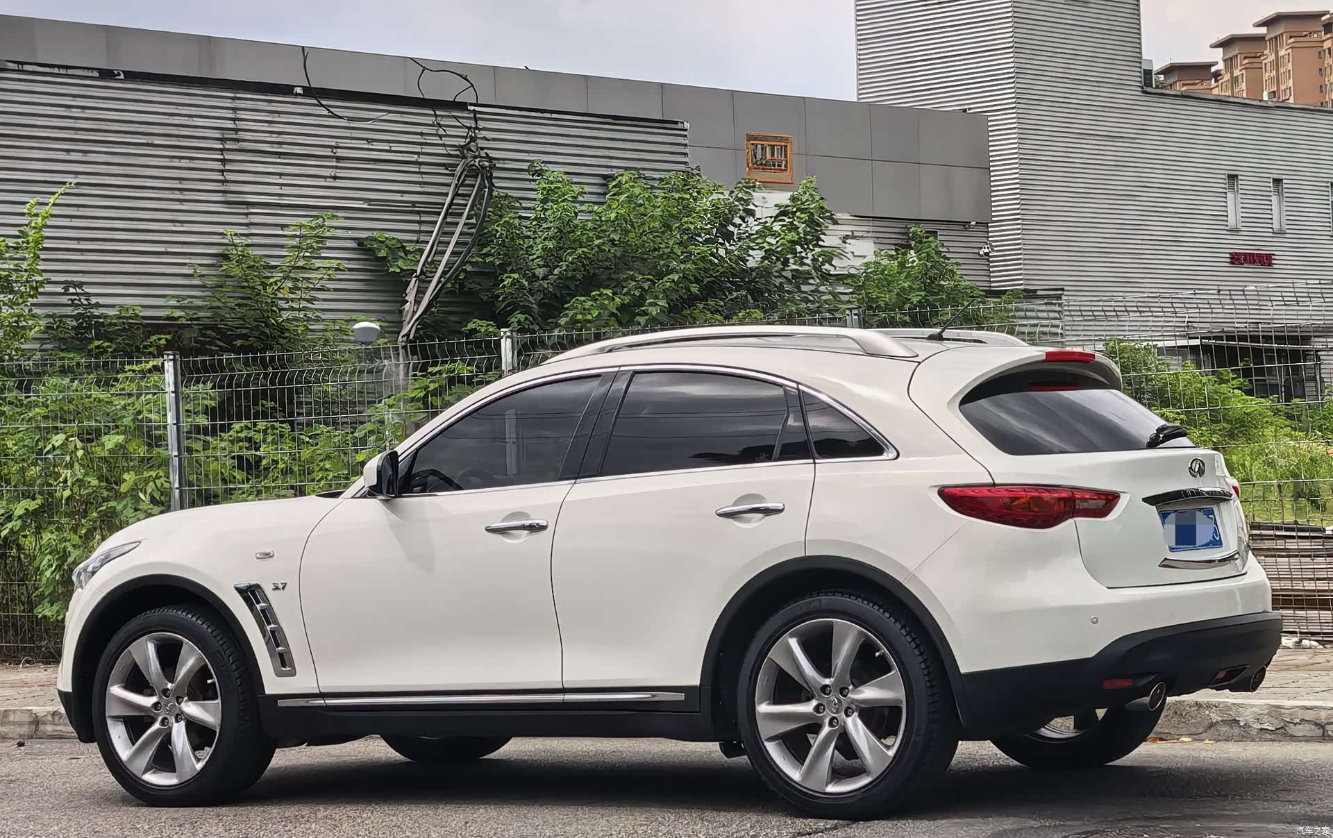 Infiniti QX70, 2016 все фото