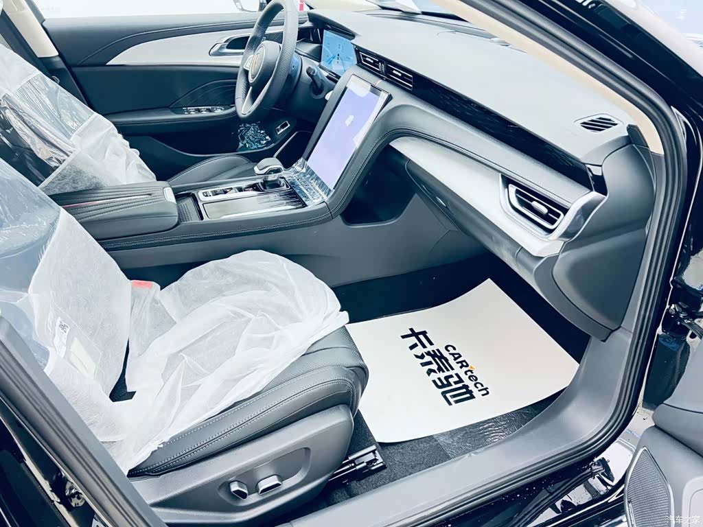 Hongqi H5, 2025 16