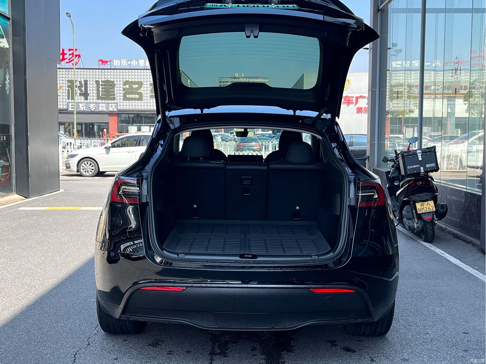 Tesla Model Y, 2022 7
