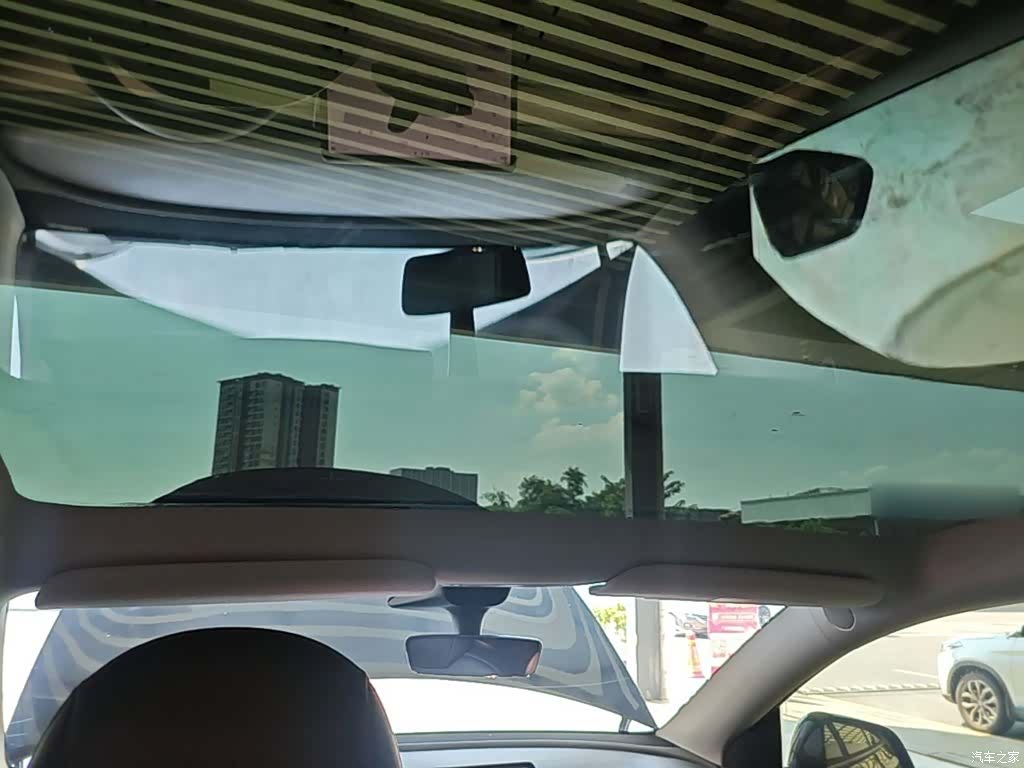 Tesla Model Y, 2022 18