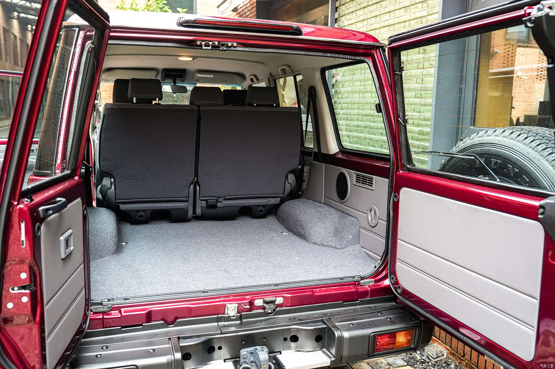 Toyota Land Cruiser, 2025 10