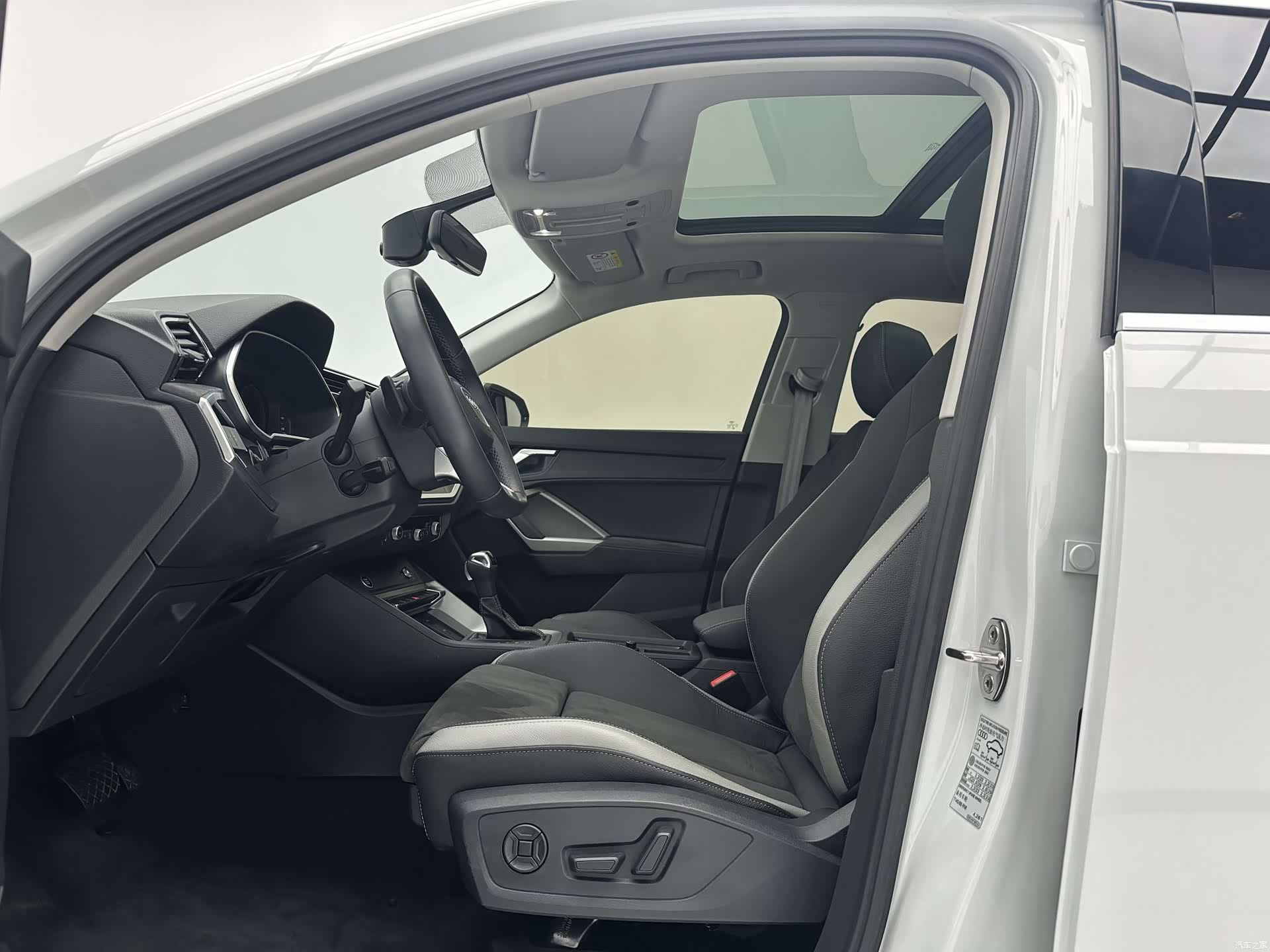 Audi Q3, 2023 все фото