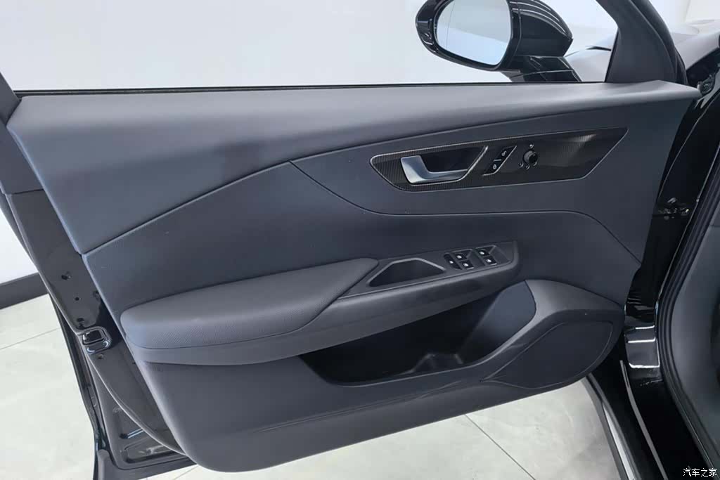 Hongqi QM5, 2024 7