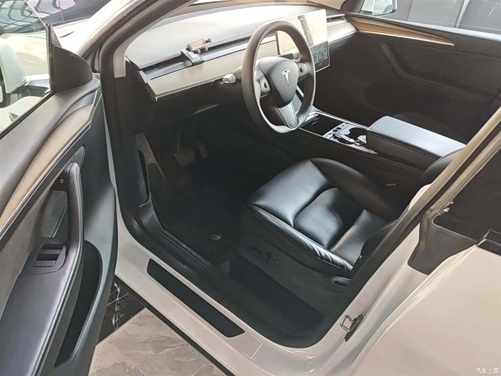 Tesla Model Y, 2021 16
