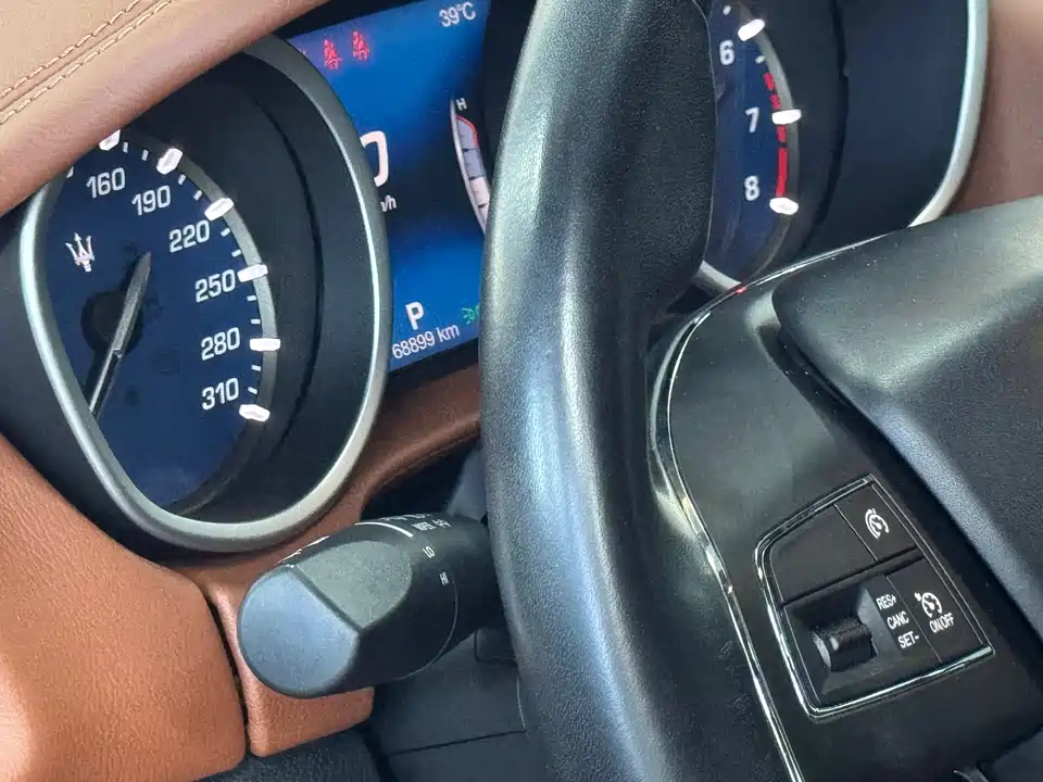 Maserati Ghibli Maserati Ghibli