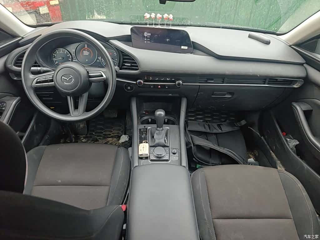 Mazda Mazda3, 2023 10