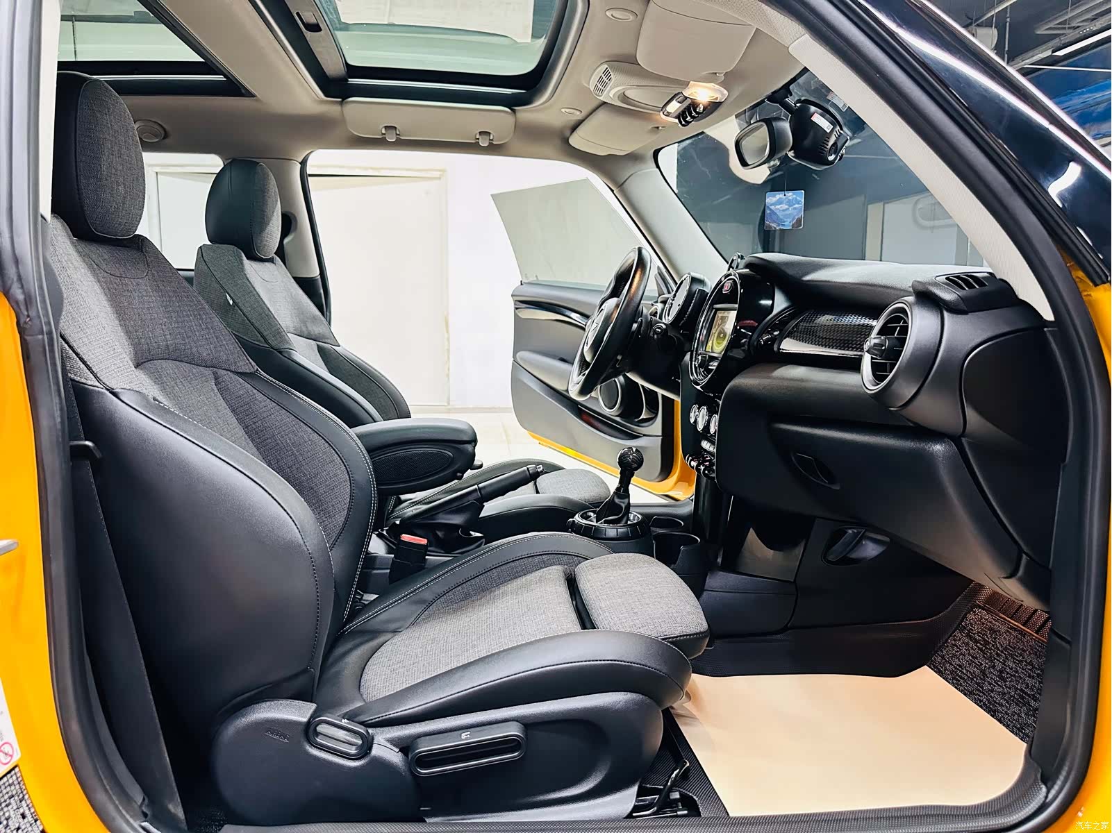 Mini Cooper, 2015 19