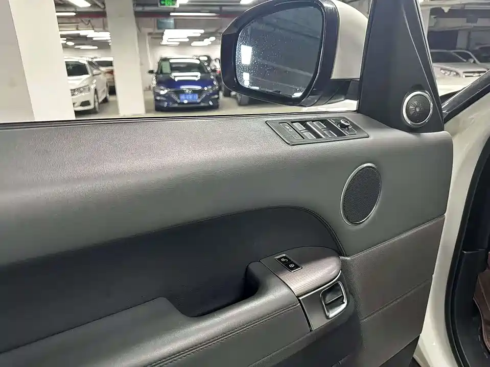 Land Rover Range Rover Sport Land Rover Range Rover Sport