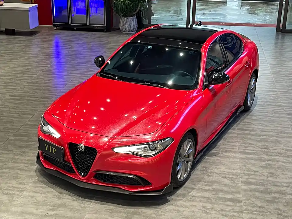 Alfa Romeo Giulia Alfa Romeo Giulia