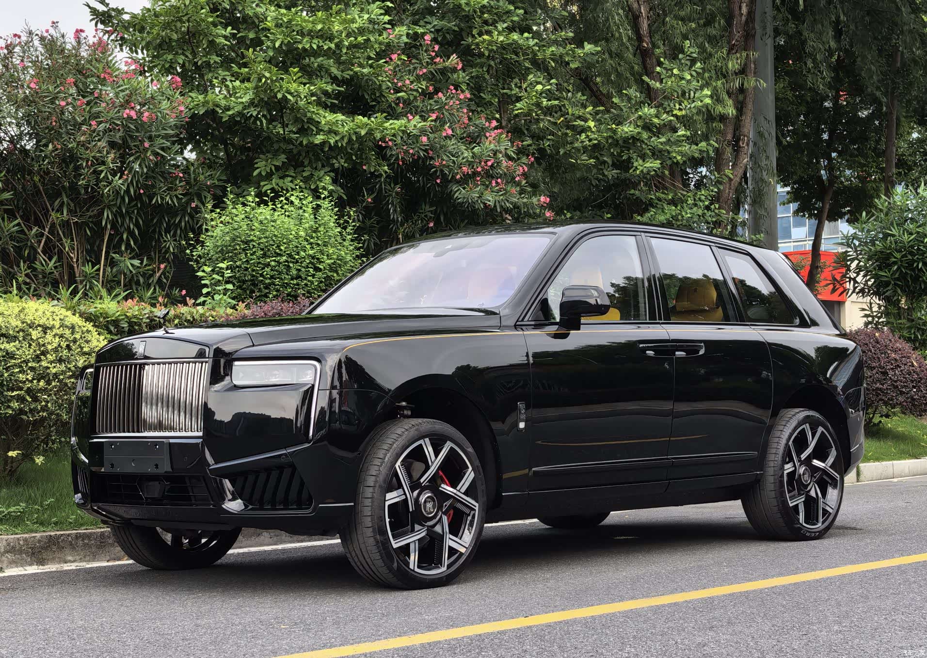 Rolls-Royce Cullinan, 2026 все фото