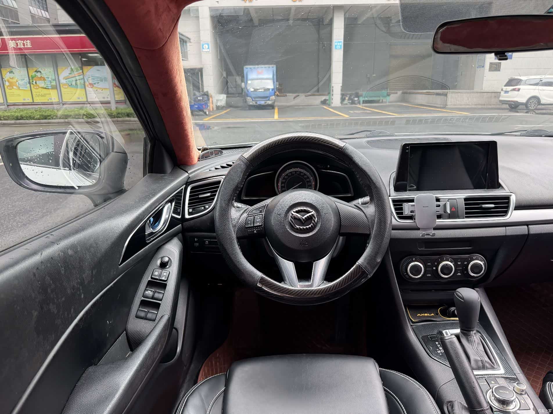 Mazda Mazda3, 2015 4