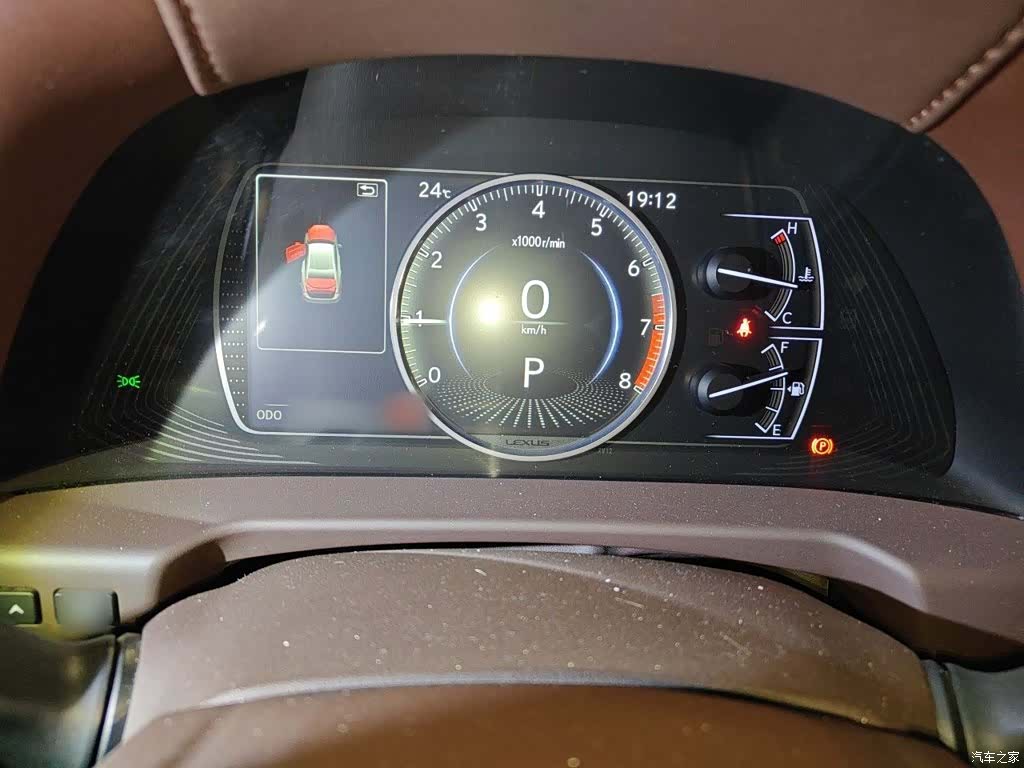 Lexus ES, 2019 4