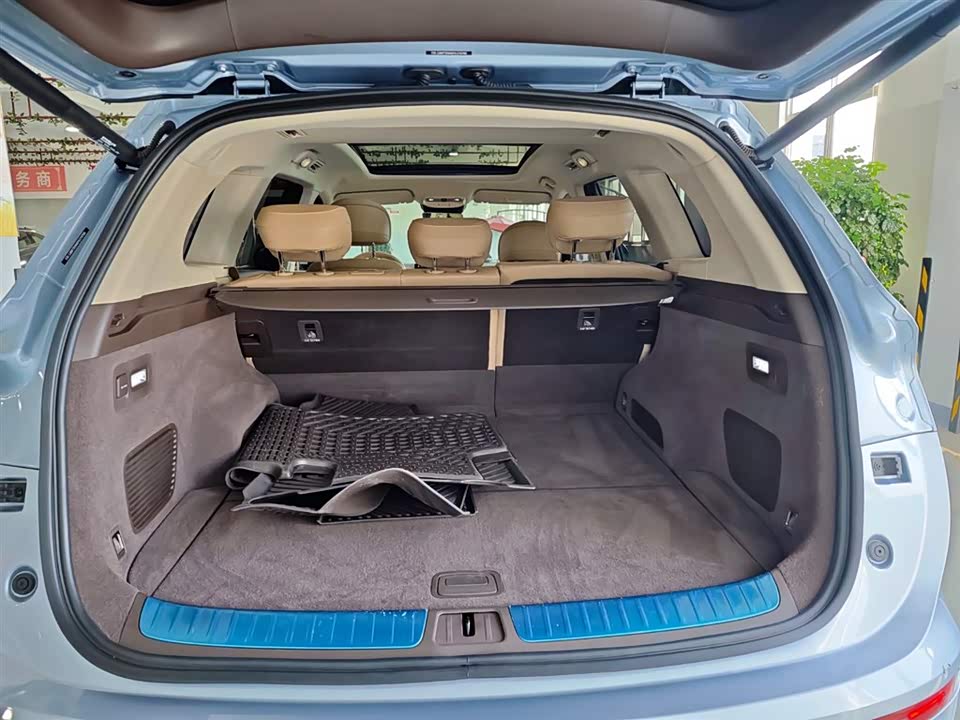 AITO Ask the world M7