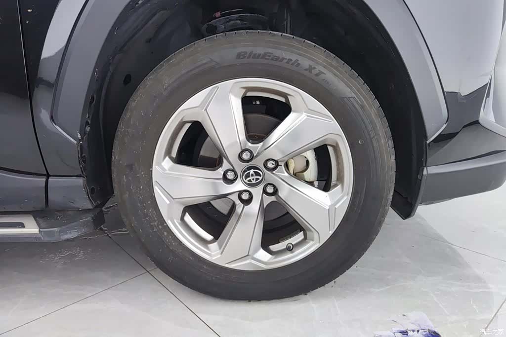 Toyota RAV4, 2022 6