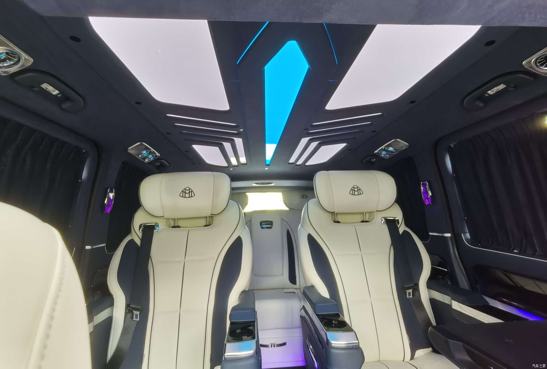Mercedes-Benz 7, 2024 9