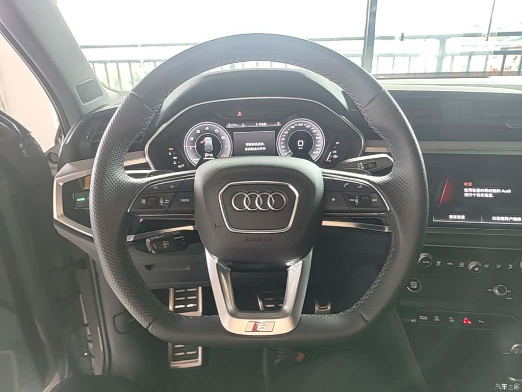 Audi Q3, 2025 11