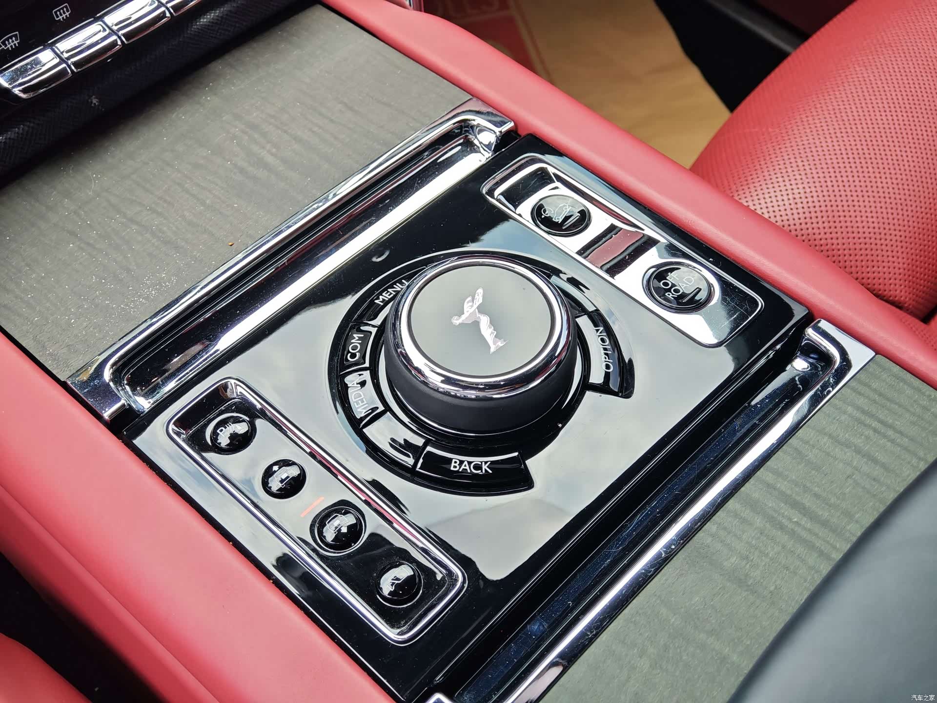 Rolls-Royce Cullinan, 2022 12