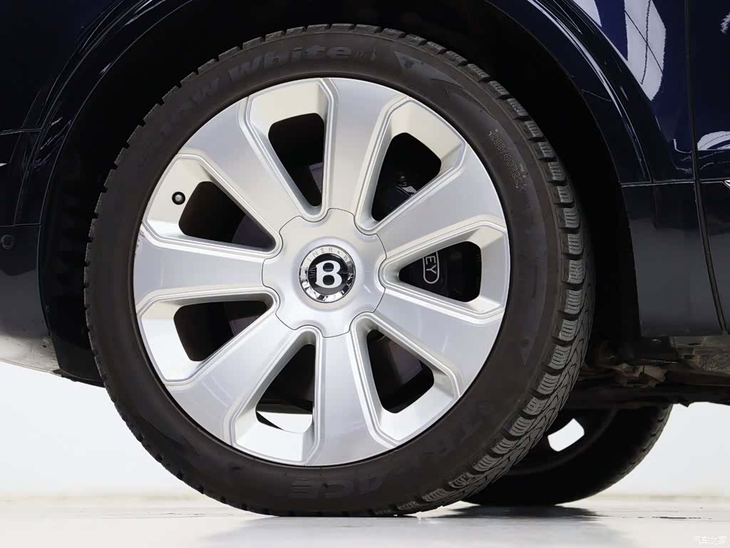 Bentley Bentayga, 2019 34