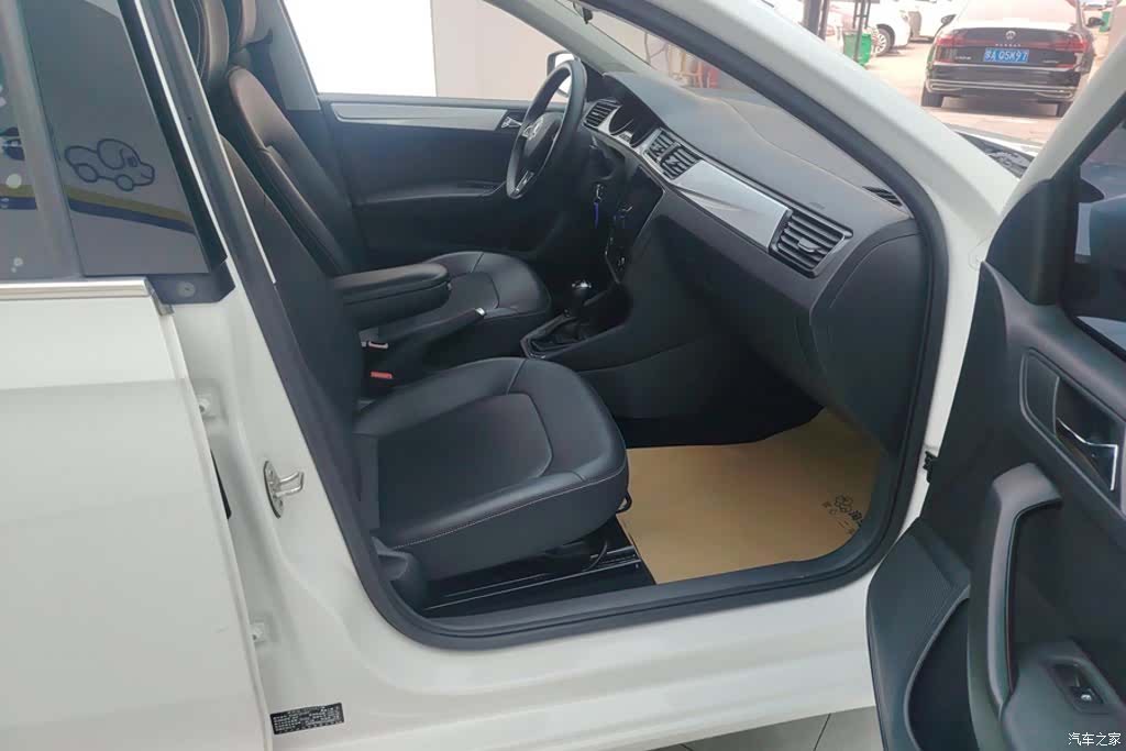 Skoda Rapid, 2021 8